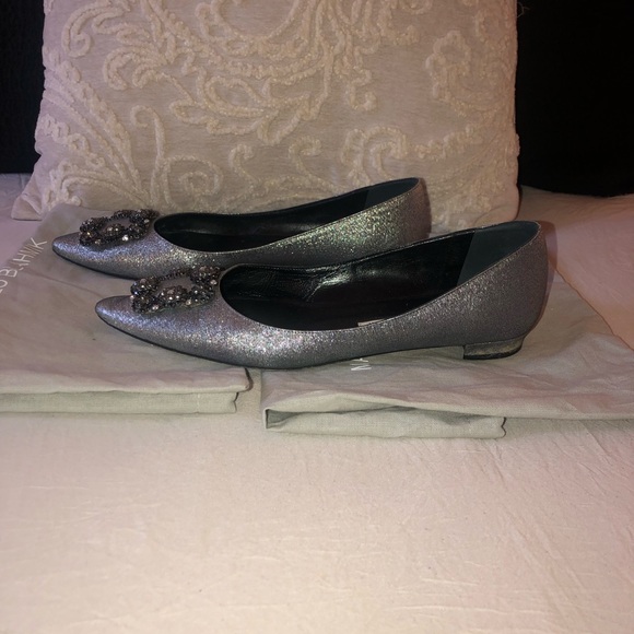 Manolo Blahnik silver flats - Picture 4 of 7